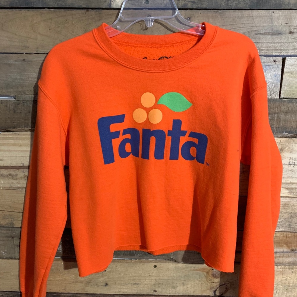 Fanta Cropped Crew Neck